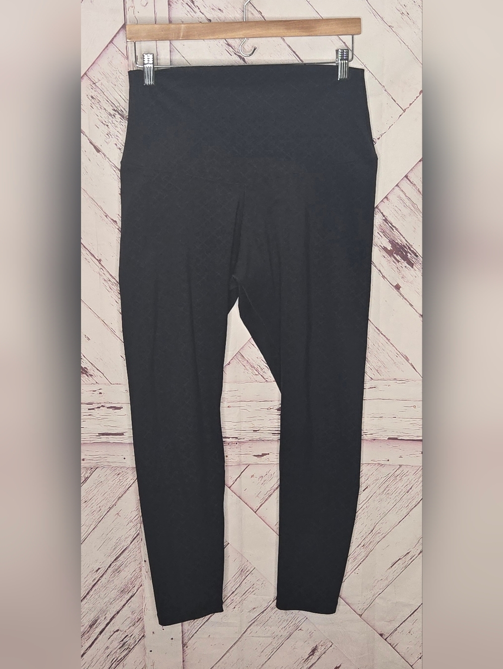SHEFIT Cropped Leggings
